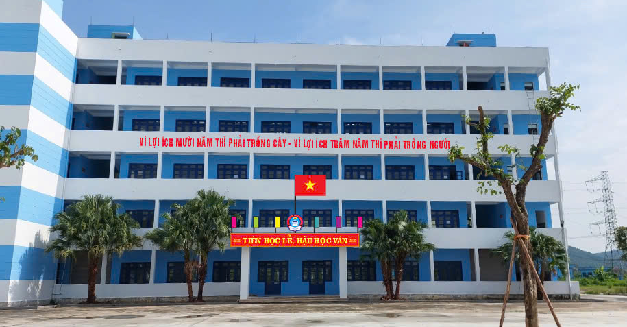 Trường THPT Nguyễn Thị Duệ